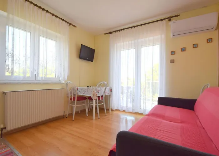 Frane 1 By Interhome *